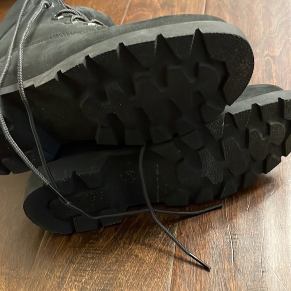 Timberland | Black Timberlands Hiking/Snow Boots Women Size 6. EUC - Picture 6 of 7
